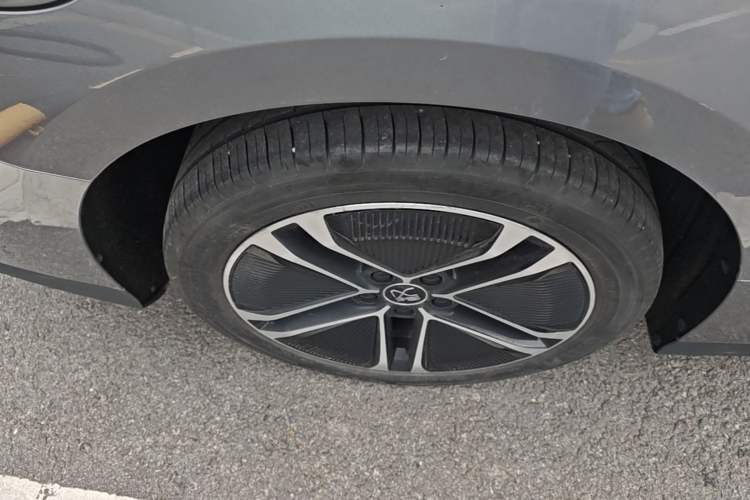 Used BYD Han 2023 EV Champion Edition 605KM Front-Drive Premium Model Right Rear Wheel Hub