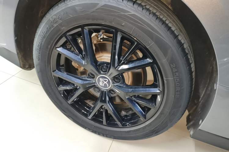 Used BYD Han 2023 DM-i Champion Edition 121KM Prestige Model Right Rear Wheel Hub