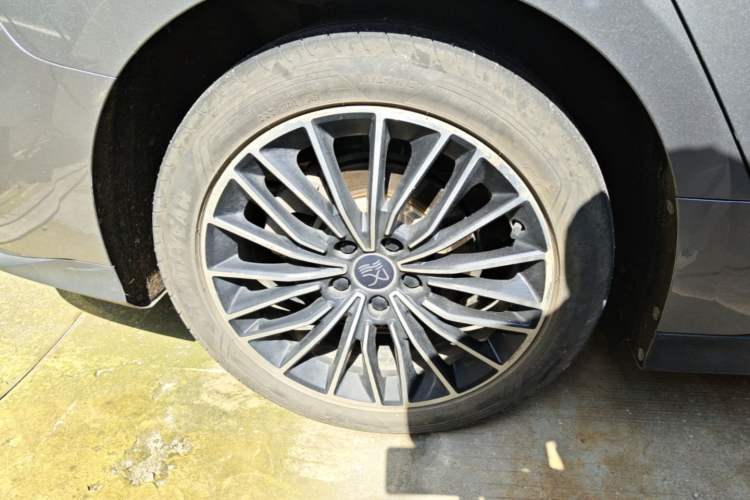 Used BYD Han 2023 DM-i Champion Edition 121KM Prestige Model Right Rear Wheel Hub