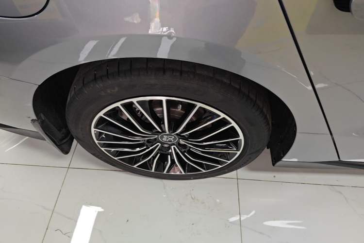 Used BYD Han 2023 DM-i Champion Edition 121KM Prestige Model Right Rear Wheel Hub