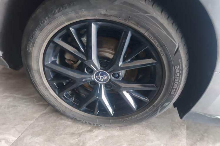 Used BYD Han 2023 DM-i Champion Edition 121KM Prestige Model Right Rear Wheel Hub