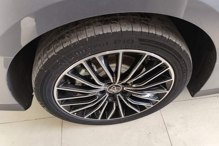 Used BYD Han 2023 EV Champion Edition 506KM Front-Wheel-Drive Premium Model Right Rear Wheel Hub