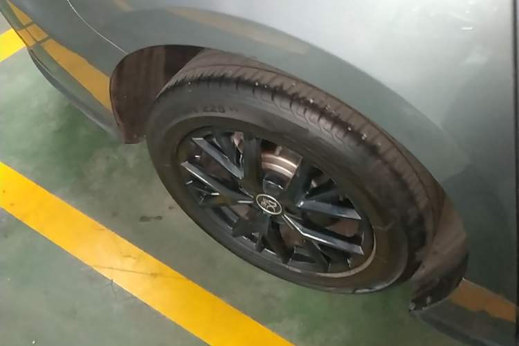 Used BYD Han 2023 DM-i Champion Edition 121KM Elite Model Right Rear Wheel Hub