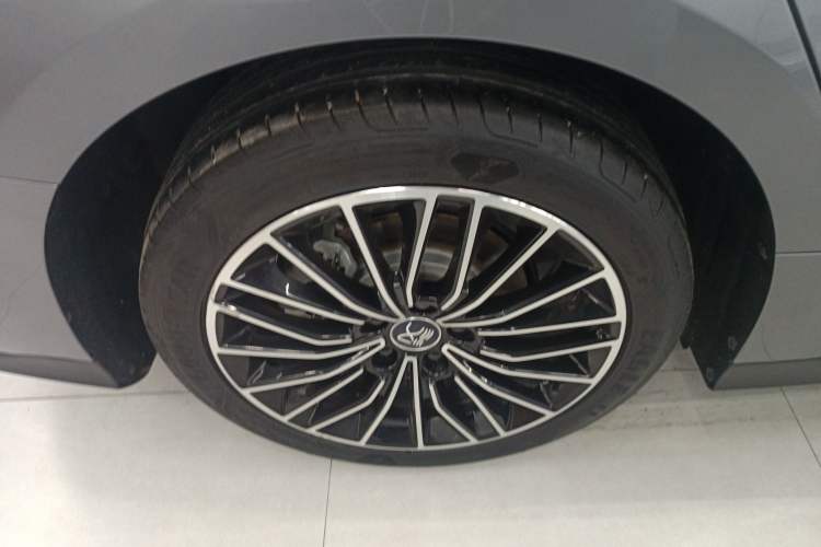 Used BYD Han 2023 DM-i Champion Edition 121KM Prestige Model Right Rear Wheel Hub