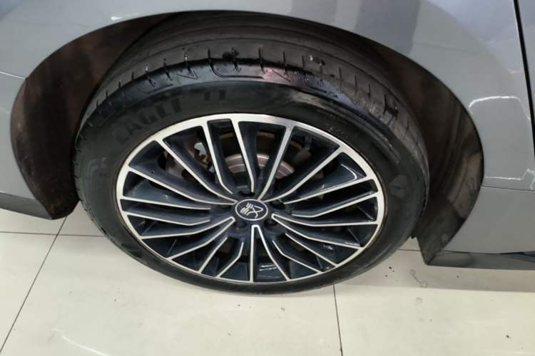 Used BYD Han 2023 DM-i Champion Edition 121KM Prestige Model Right Rear Wheel Hub