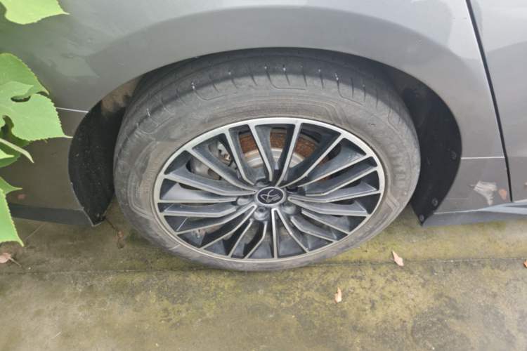 Used BYD Han 2023 DM-i Champion Edition 121KM Prestige Model Right Rear Wheel Hub