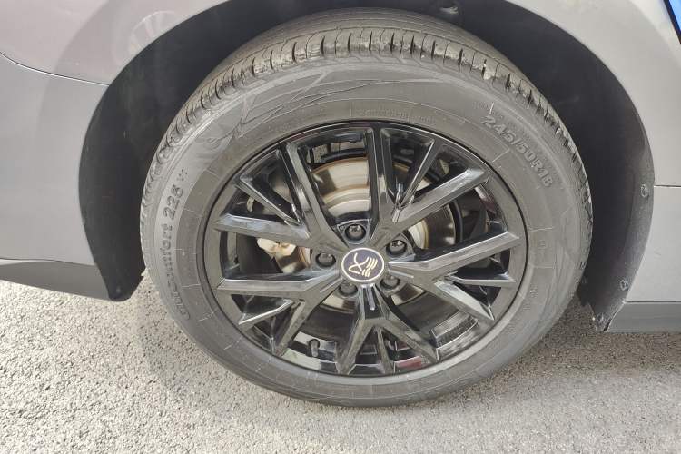 Used BYD Han 2023 DM-i Champion Edition 121KM Prestige Model Right Rear Wheel Hub