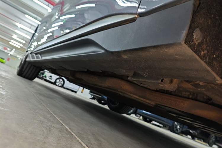 Used BYD Han 2023 DM-i Champion Edition 121KM Prestige Model Right Side Sill