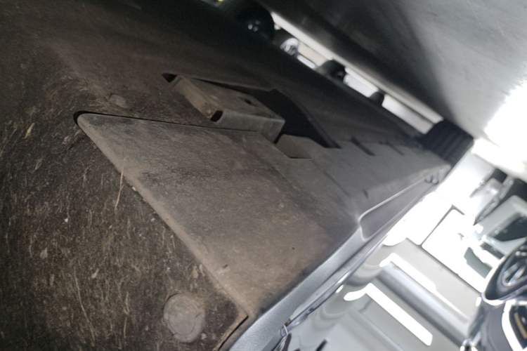 Used BYD Han 2023 EV Champion Edition 506KM Front-Wheel-Drive Premium Model Right Side Sill