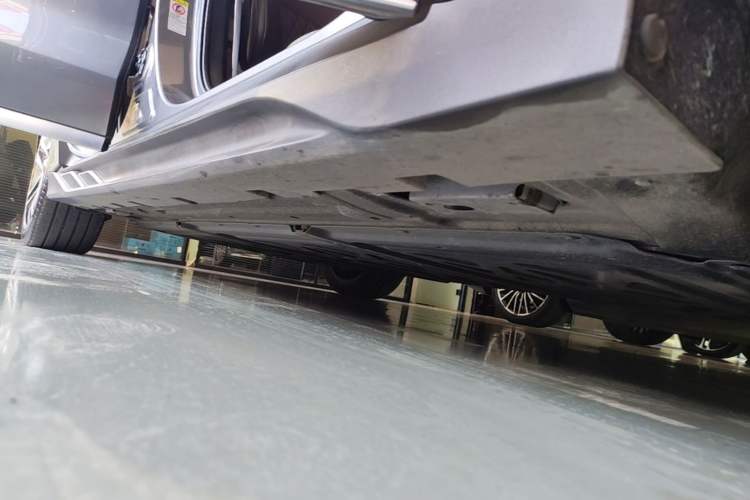 Used BYD Han 2023 EV Champion Edition 605KM Front-Drive Premium Model Right Side Sill