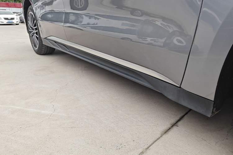 Used BYD Han 2023 DM-i Champion Edition 121KM Prestige Model Right Side Sill