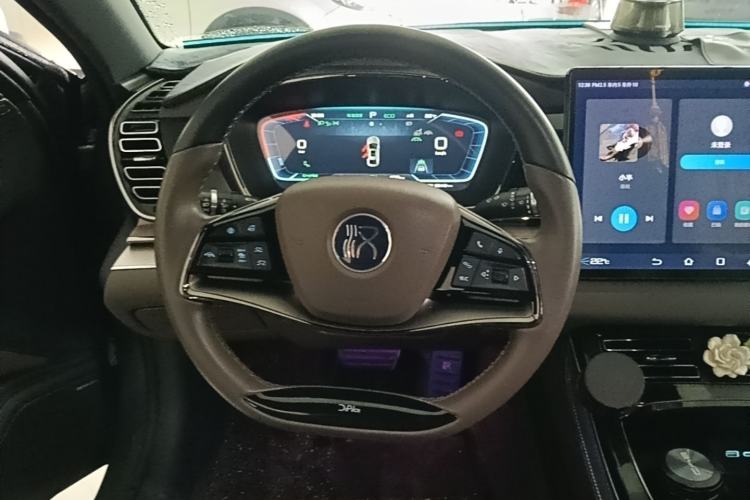 Used BYD Han 2023 EV Champion Edition 715KM Front-Drive Prestige Model Steering Wheel