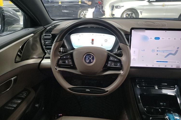 Used BYD Han 2023 EV Champion Edition 506KM Front-Wheel-Drive Premium Model Steering Wheel