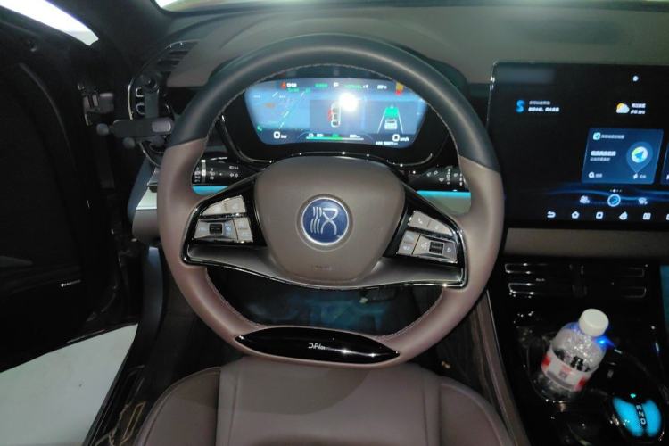 Used BYD Han 2023 EV Champion Edition 605KM Front-Drive Premium Model Steering Wheel