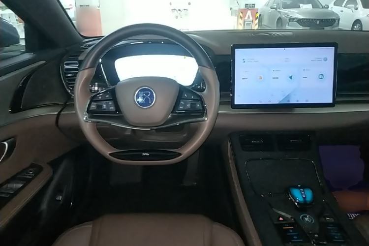 Used BYD Han 2023 DM-i Champion Edition 121KM Elite Model Steering Wheel