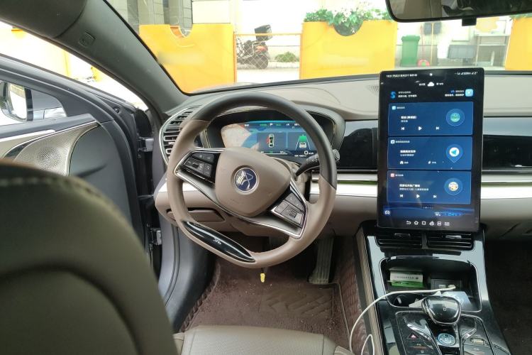 Used BYD Han 2023 EV Champion Edition 605KM Front-Drive Premium Model Steering Wheel