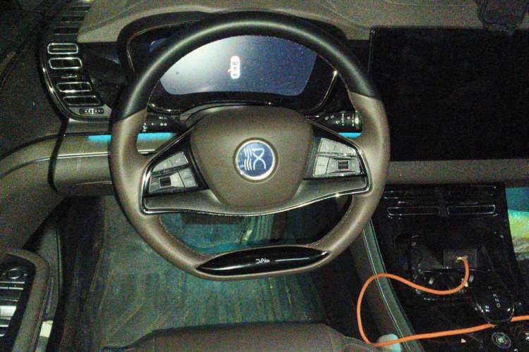 Used BYD Han 2023 EV Champion Edition 506KM Front-Wheel-Drive Premium Model Steering Wheel