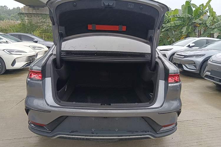 Used BYD Han 2023 EV Champion Edition 506KM Front-Wheel-Drive Premium Model Trunk