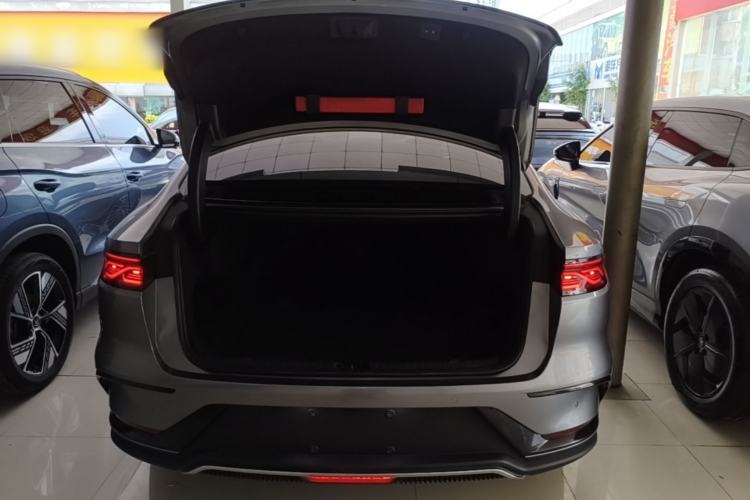 Used BYD Han 2023 EV Champion Edition 506KM Front-Wheel-Drive Premium Model Trunk