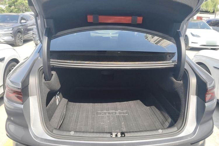 Used BYD Han 2023 EV Champion Edition 506KM Front-Wheel-Drive Premium Model Trunk