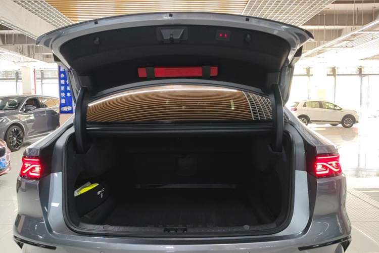 Used BYD Han 2023 EV Champion Edition 605KM Front-Drive Premium Model Trunk
