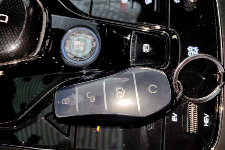 Used BYD Han 2023 DM-i Champion Edition 121KM Prestige Model Vehicle Key