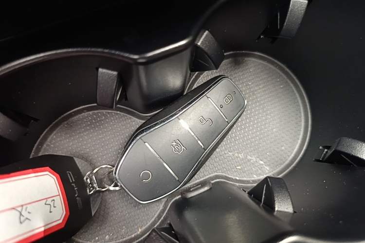 Used BYD Han 2023 EV Champion Edition 715 km Front-Drive Flagship Model Vehicle Key