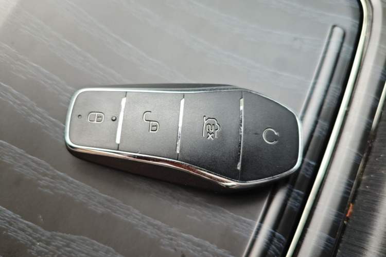 Used BYD Han 2023 DM-i Champion Edition 121KM Prestige Model Vehicle Key