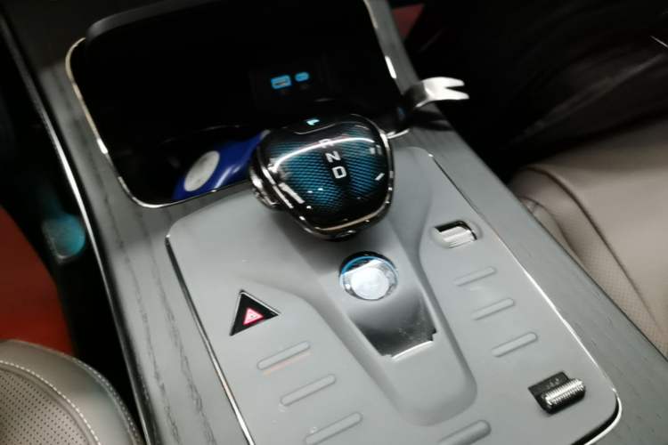 Used BYD Han 2023 DM-i Champion Edition 121KM Prestige Model Gear Lever