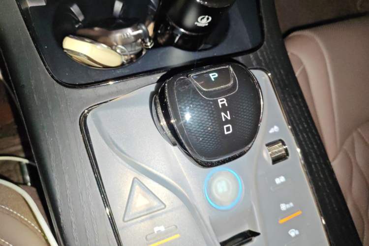 Used BYD Han 2023 DM-i Champion Edition 121KM Prestige Model Gear Lever