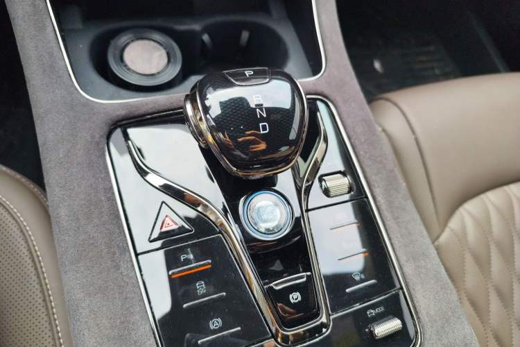Used BYD Han 2023 DM-i Champion Edition 121KM Prestige Model Gear Lever