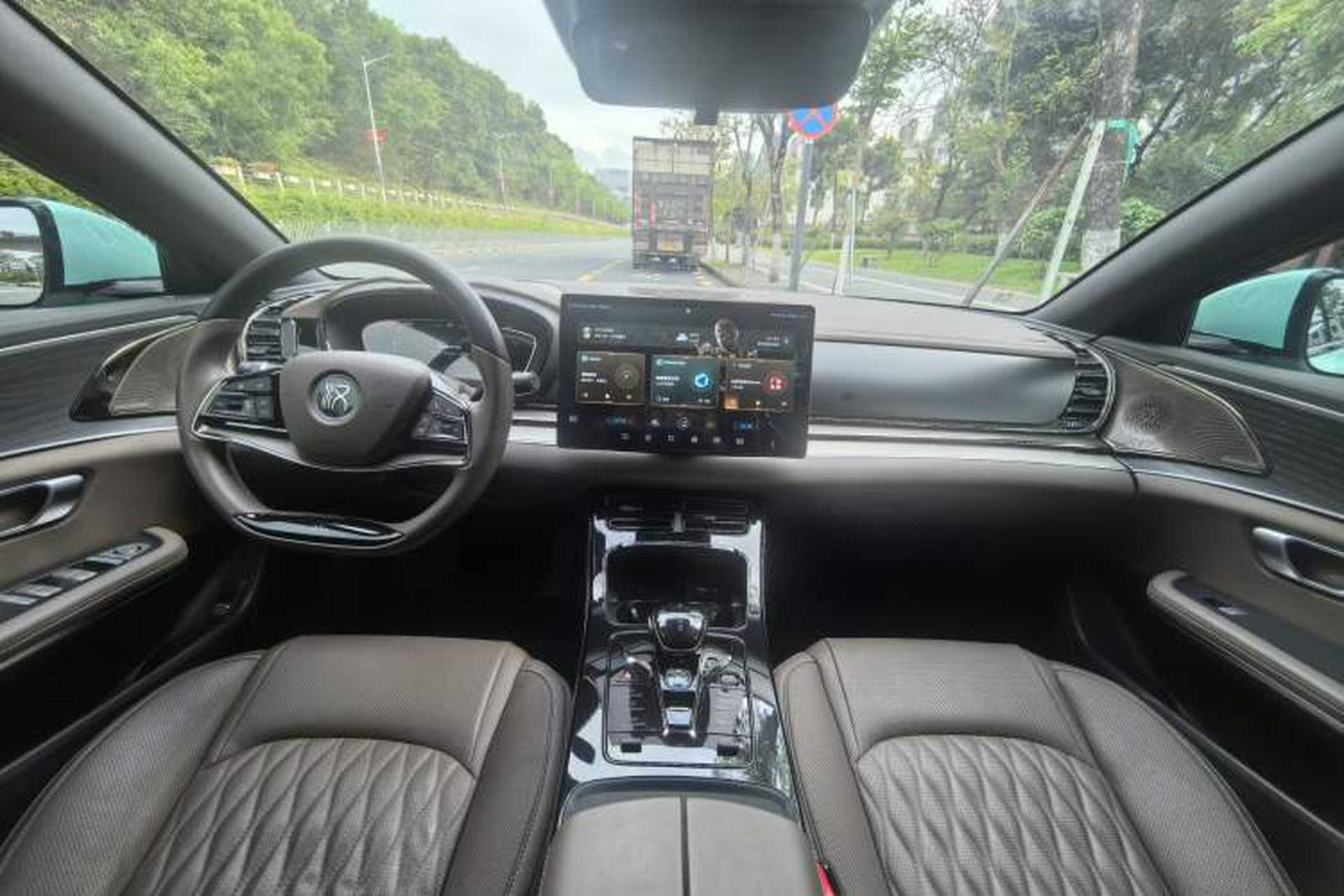 Used BYD Han 2023 DM-i Champion Edition 121KM Prestige Model Interior 3