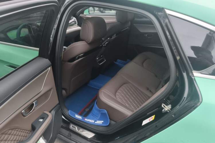 Used BYD Han 2023 EV Champion Edition 605KM Front-Drive Premium Model Left Rear Seat