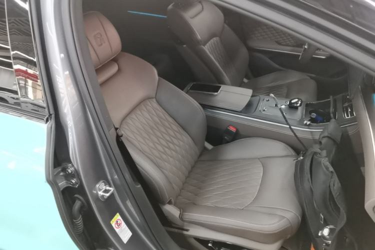 Used BYD Han 2023 DM-i Champion Edition 121KM Prestige Model Right Front Seat