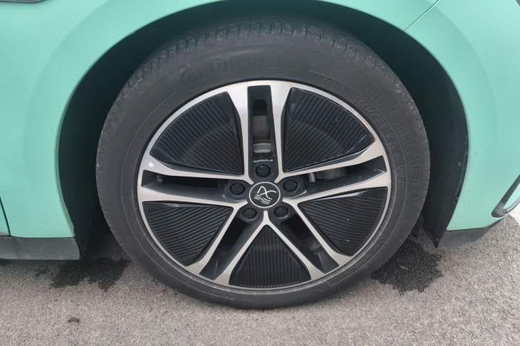 Used BYD Han 2023 EV Champion Edition 605KM Front-Drive Premium Model Right Front Wheel Hub