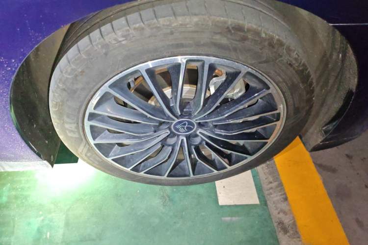 Used BYD Han 2023 DM-i Champion Edition 121KM Prestige Model Right Front Wheel Hub