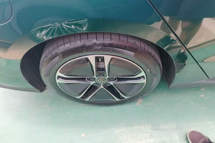 Used BYD Han 2023 EV Champion Edition 605KM Front-Drive Premium Model Right Rear Wheel Hub