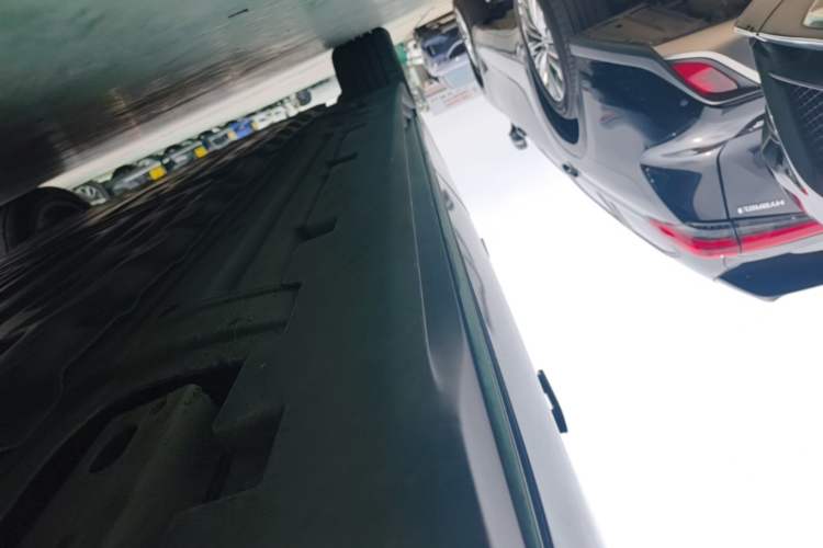 Used BYD Han 2023 EV Champion Edition 605KM Front-Drive Premium Model Right Side Sill