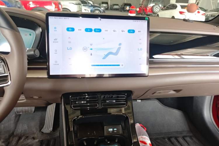 Used BYD Han 2023 DM-i Champion Edition 121KM Prestige Model Audio And AC Panel