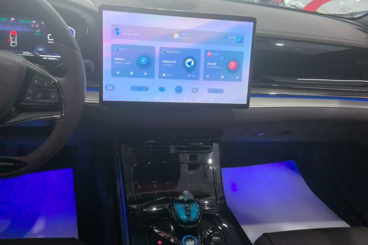Used BYD Han 2023 EV Champion Edition 605KM Front-Drive Premium Model Audio And AC Panel
