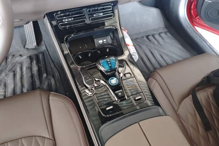 Used BYD Han 2023 DM-i Champion Edition 121KM Prestige Model Gear Lever
