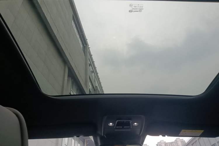 Used BYD Han 2023 EV Champion Edition 715KM Front-Drive Prestige Model Headliner