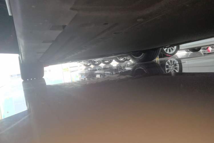 Used BYD Han 2023 EV Champion Edition 605KM Front-Drive Premium Model Left Side Sill