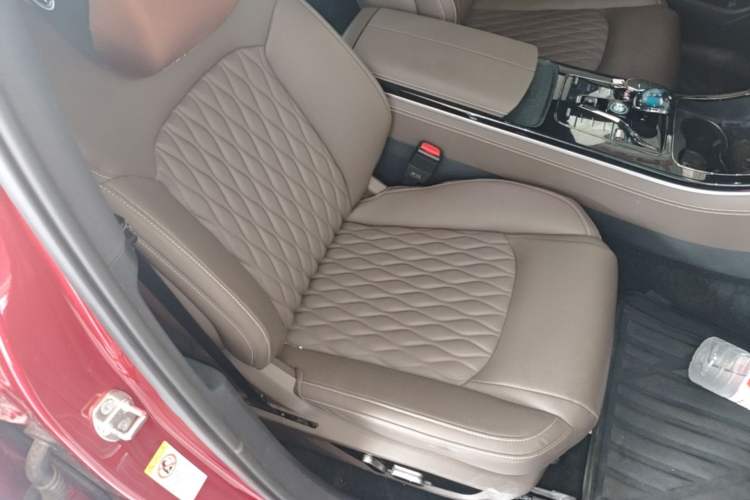 Used BYD Han 2023 DM-i Champion Edition 121KM Prestige Model Right Front Seat