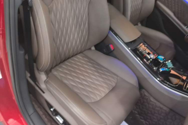 Used BYD Han 2023 EV Champion Edition 605KM Front-Drive Premium Model Right Front Seat