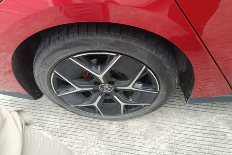 Used BYD Han 2023 EV Champion Edition 715KM Front-Drive Prestige Model Right Rear Wheel Hub
