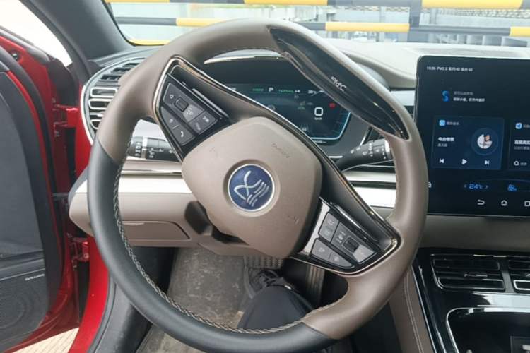 Used BYD Han 2023 EV Champion Edition 715KM Front-Drive Prestige Model Steering Wheel