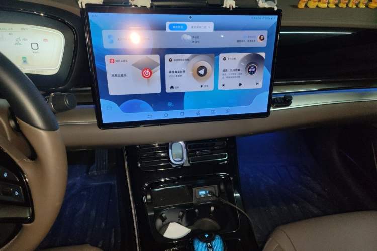 Used BYD Han 2023 DM-i Champion Edition 121KM Prestige Model Audio And AC Panel