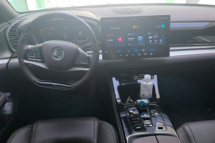 Used BYD Han 2023 DM-i Champion Edition 121KM Prestige Model Center Console