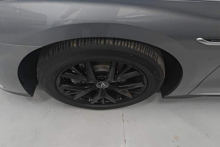 Used BYD Han 2023 DM-i Champion Edition 121KM Prestige Model Exterior 4